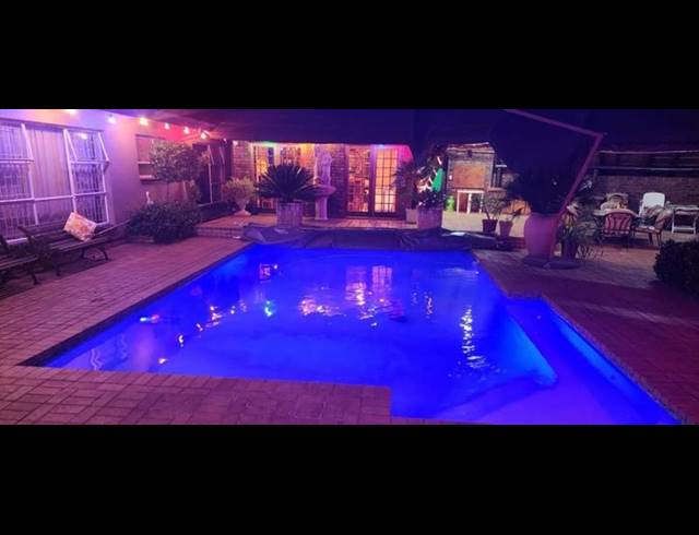 4 BEDROOM HOUSE FOR SALE IN GOLF PARK